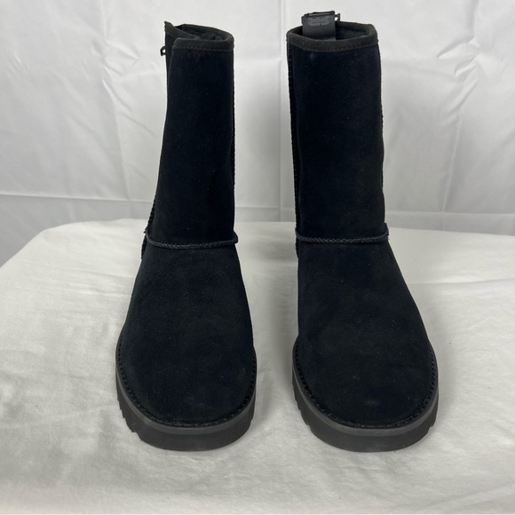 NWT/NWOB UGG black classic short Logo zip-up boots. - Picture 4 of 9